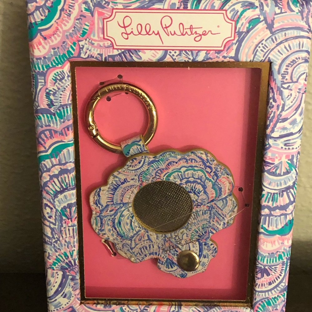 NWT - Lilly Pulitzer - GPS Tag Holder